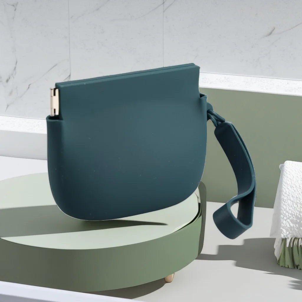 Soft Silicone Dog Treat Pouch, Auto-Closure Leakproof Pet Training Bag, Travel Snack Pouch for Dogs/Cats, Odorless Easy-Clean